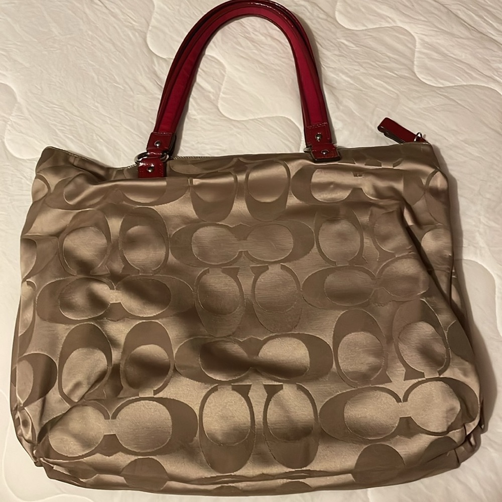 Large Coach Poppy Collection Handbag. - Picture 3 of 7